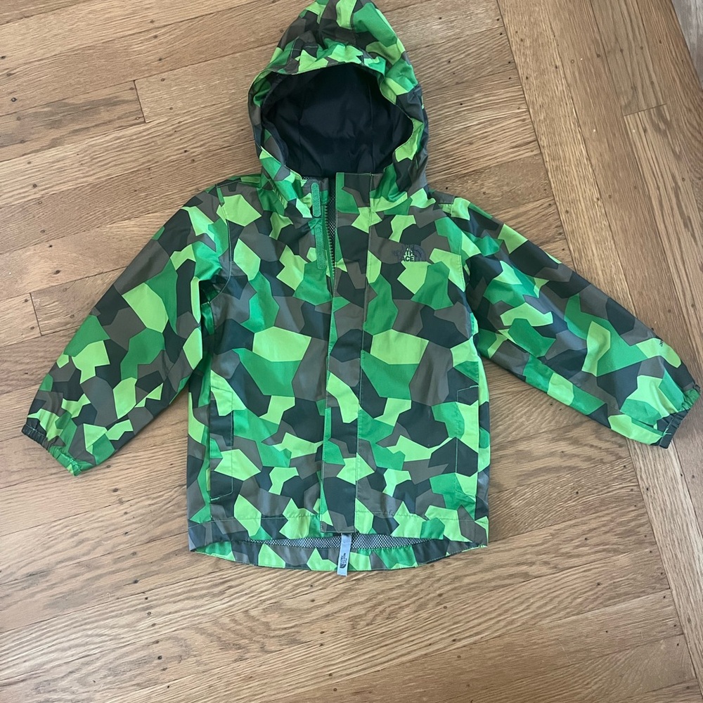 The North Face Toddler Jacket – Size 3T – Camo Green